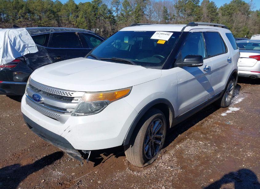 Photo 2 of 2014 Ford Explorer XLT (VIN 1FM5K7D90EGA72912)