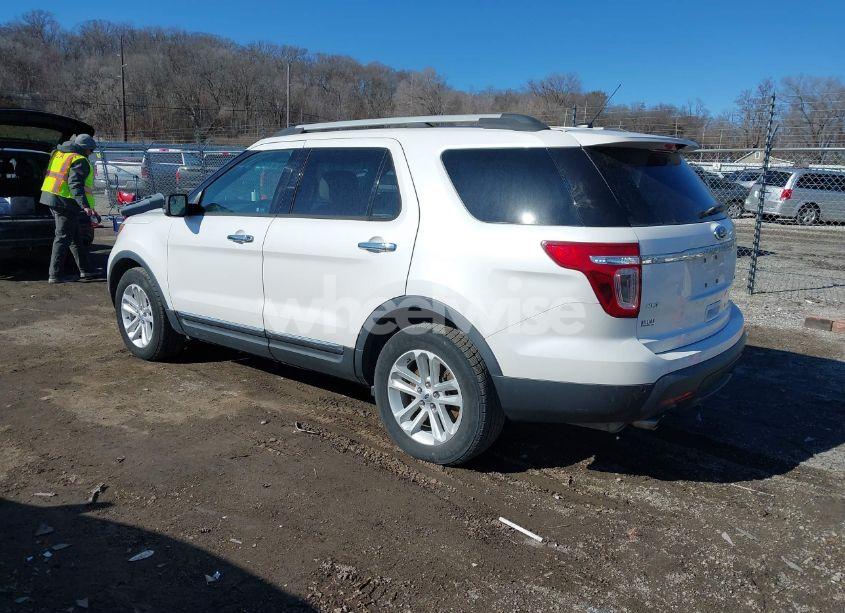 Photo 3 of 2014 Ford Explorer XLT (VIN 1FM5K7D94EGA27505)