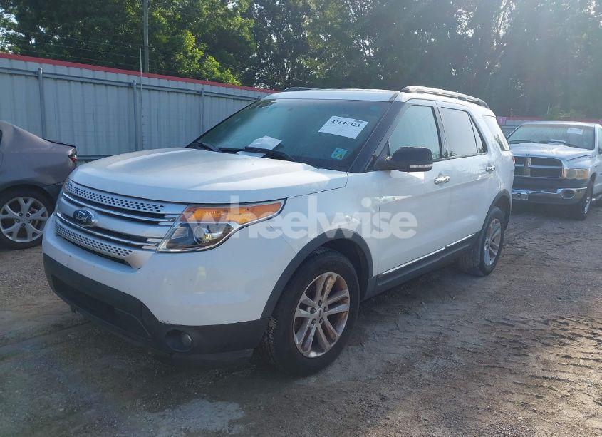 Photo 2 of 2013 Ford Explorer XLT (VIN 1FM5K7D95DGC47847)