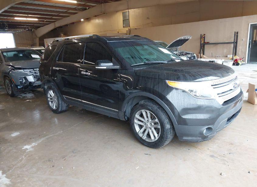2015 Ford Explorer XLT (VIN 1FM5K7D95FGA93823) main photo