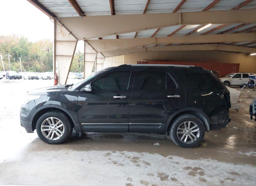 Photo 15 of 2015 Ford Explorer XLT (VIN 1FM5K7D95FGA93823)