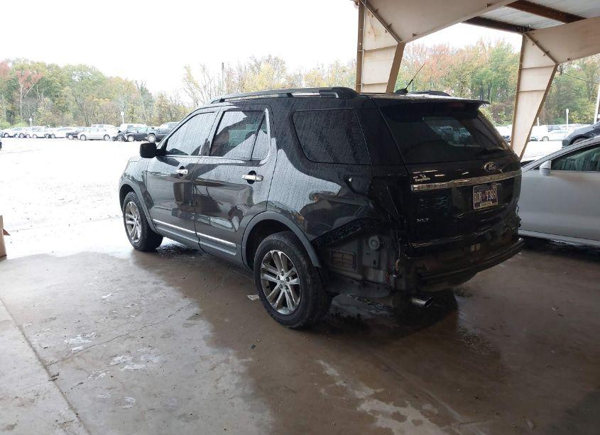 Photo 3 of 2015 Ford Explorer XLT (VIN 1FM5K7D95FGA93823)