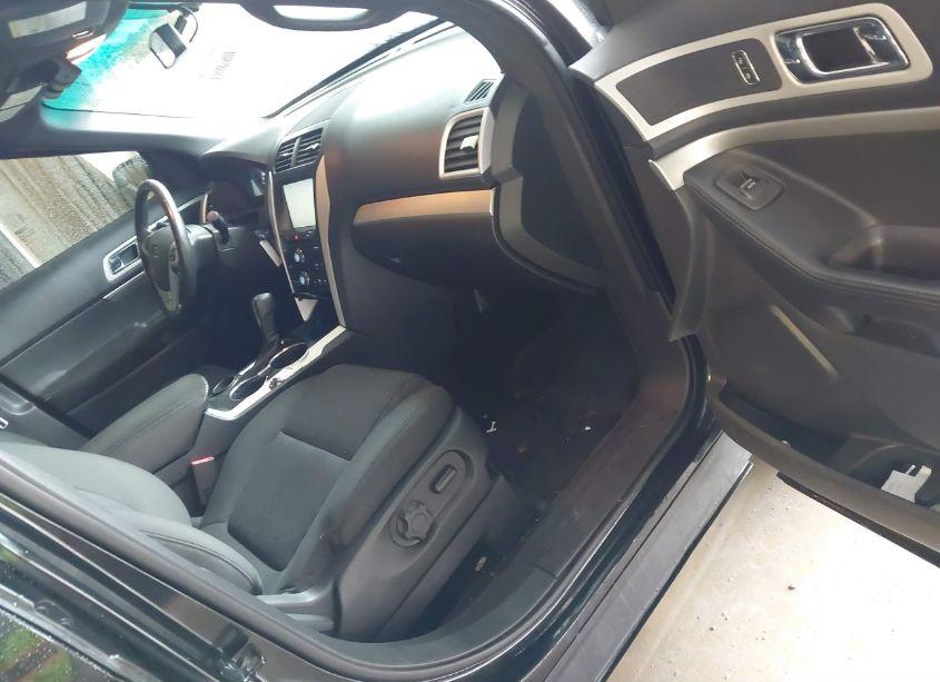 Photo 5 of 2015 Ford Explorer XLT (VIN 1FM5K7D95FGA93823)