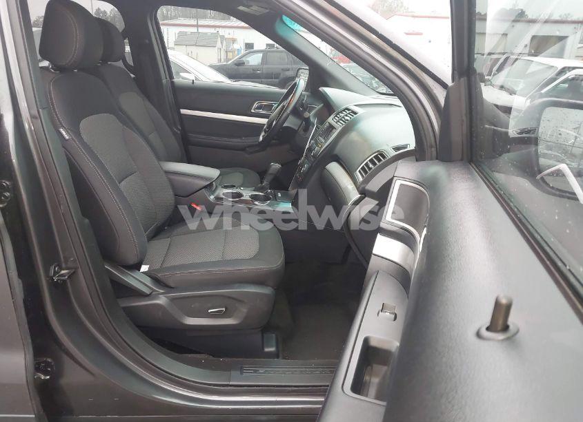 Photo 5 of 2016 Ford Explorer XLT (VIN 1FM5K7DH0GGC01189)