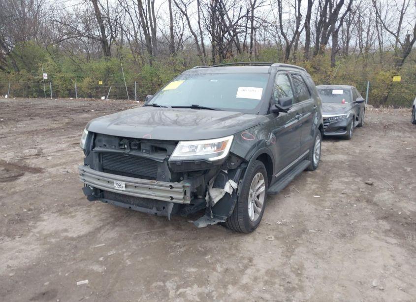 Photo 2 of 2017 Ford Explorer XLT (VIN 1FM5K7DH0HGA85526)