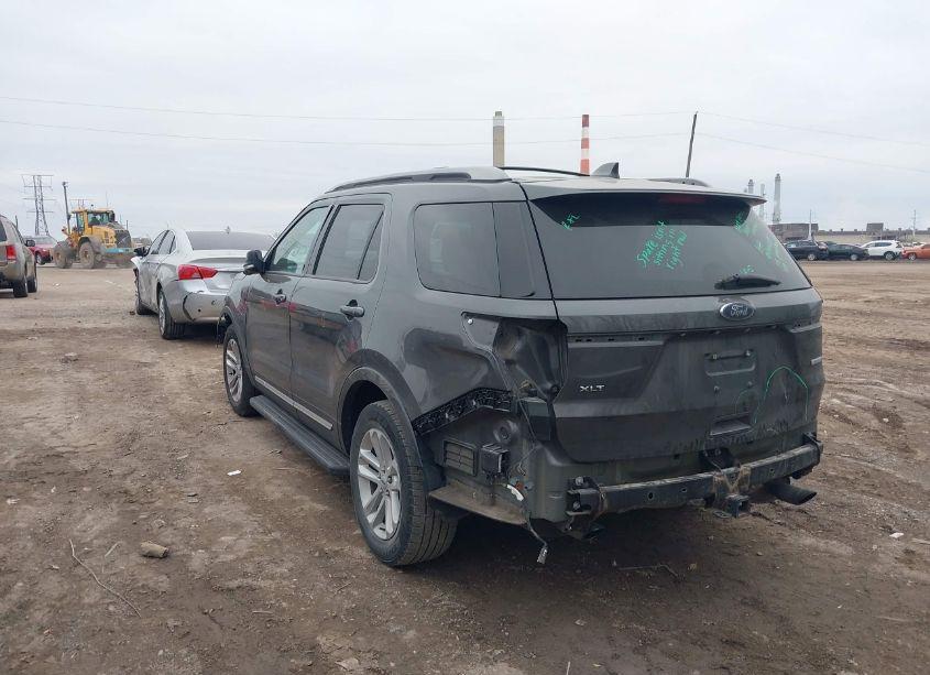 Photo 3 of 2017 Ford Explorer XLT (VIN 1FM5K7DH0HGA85526)