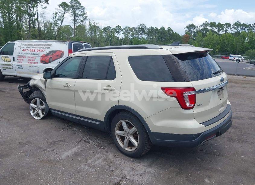 Photo 3 of 2018 Ford Explorer XLT (VIN 1FM5K7DH0JGA40219)