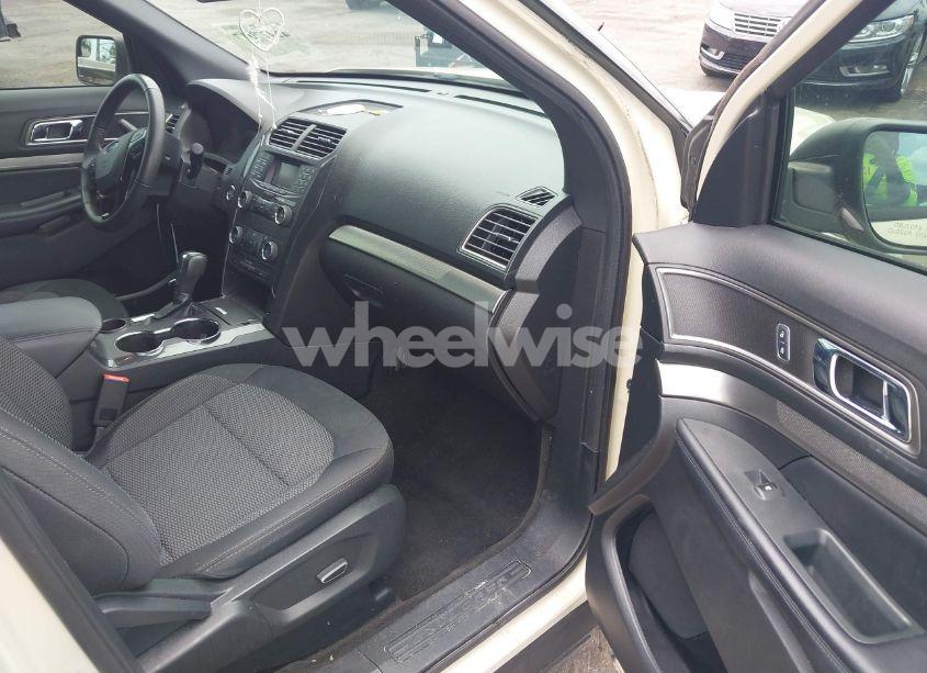 Photo 5 of 2018 Ford Explorer XLT (VIN 1FM5K7DH0JGA40219)