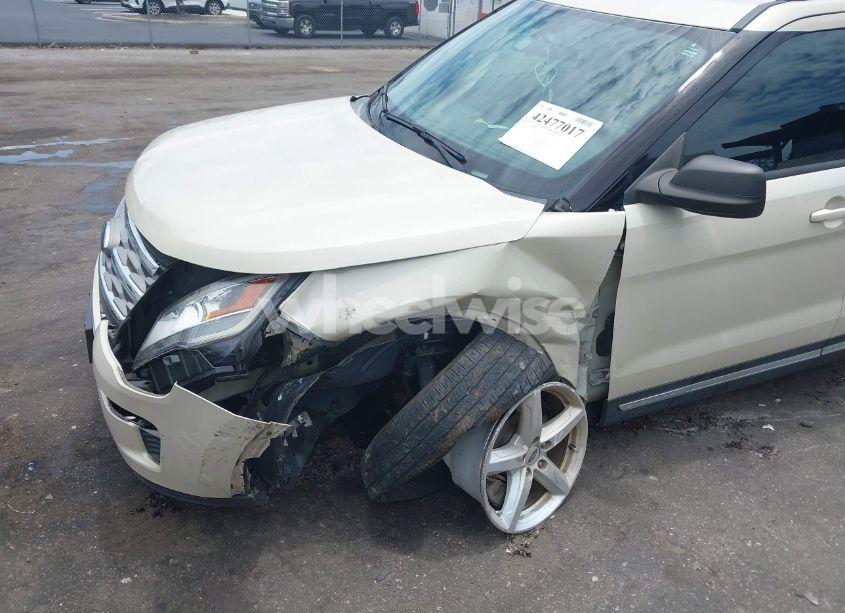 Photo 6 of 2018 Ford Explorer XLT (VIN 1FM5K7DH0JGA40219)