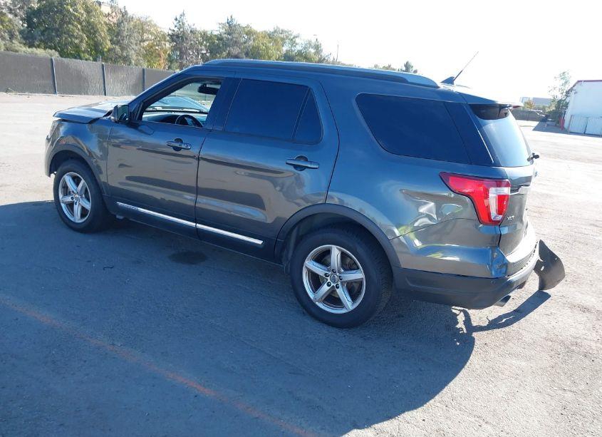 Photo 3 of 2019 Ford Explorer XLT (VIN 1FM5K7DH0KGB39902)