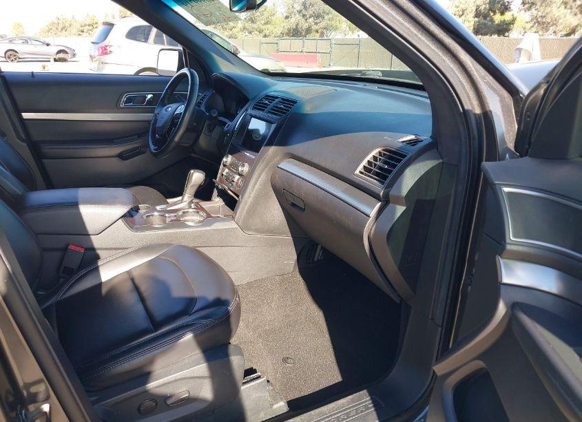 Photo 5 of 2019 Ford Explorer XLT (VIN 1FM5K7DH0KGB39902)