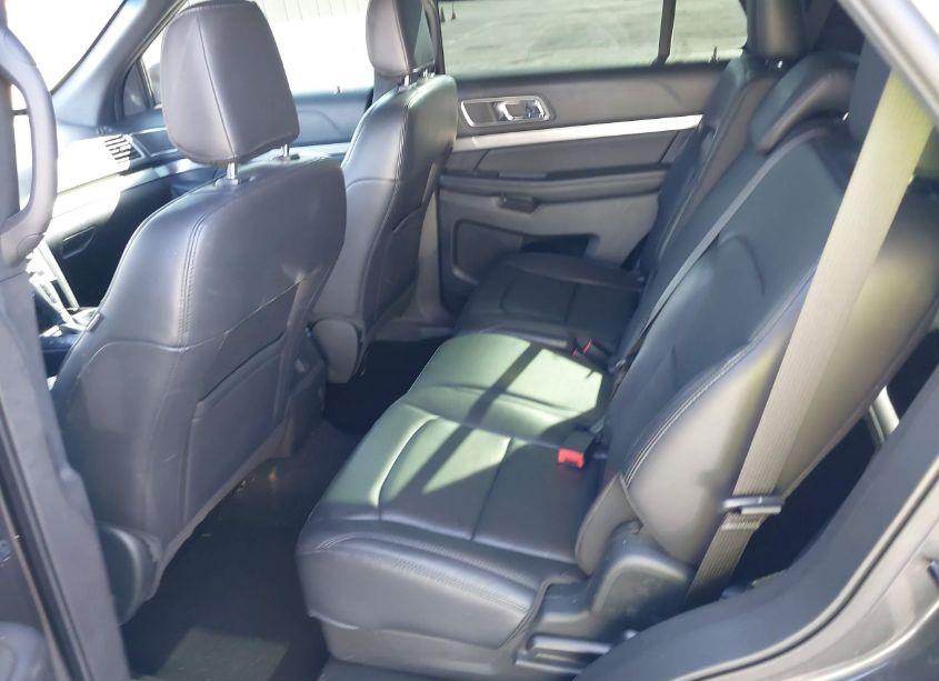 Photo 8 of 2019 Ford Explorer XLT (VIN 1FM5K7DH0KGB39902)