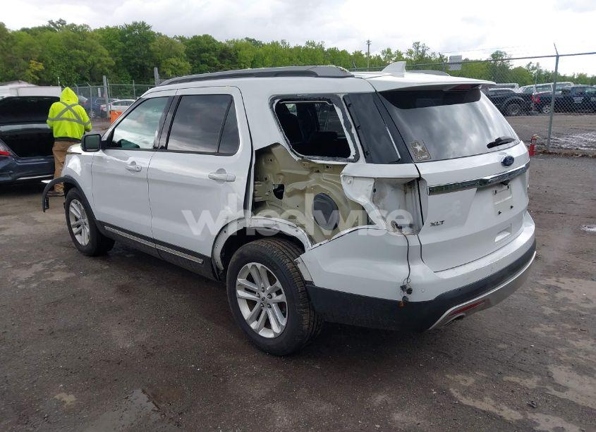 Photo 3 of 2017 Ford Explorer XLT (VIN 1FM5K7DH1HGA32060)