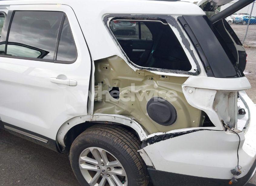 Photo 6 of 2017 Ford Explorer XLT (VIN 1FM5K7DH1HGA32060)