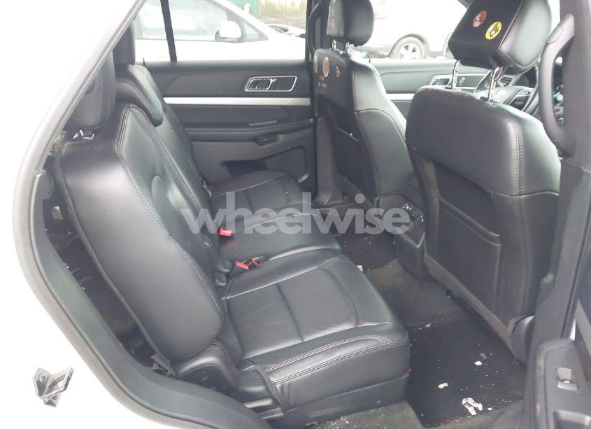 Photo 8 of 2017 Ford Explorer XLT (VIN 1FM5K7DH1HGA32060)