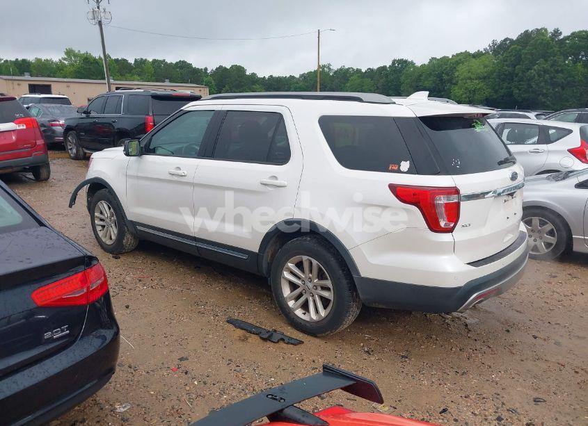Photo 3 of 2017 Ford Explorer XLT (VIN 1FM5K7DH1HGC83144)