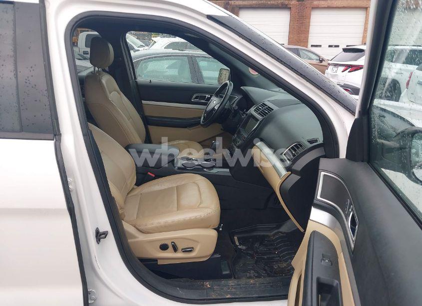 Photo 5 of 2017 Ford Explorer XLT (VIN 1FM5K7DH1HGC83144)