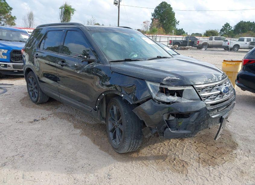 2018 Ford Explorer XLT (VIN 1FM5K7DH1JGA39905) main photo