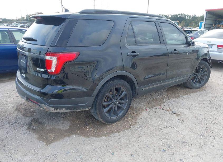 Photo 4 of 2018 Ford Explorer XLT (VIN 1FM5K7DH1JGA39905)