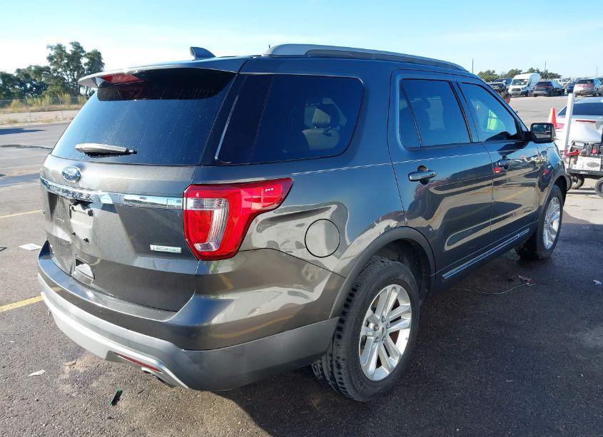 Photo 4 of 2016 Ford Explorer XLT (VIN 1FM5K7DH2GGD27196)