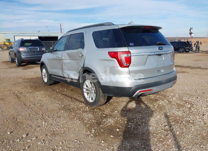 Photo 3 of 2017 Ford Explorer XLT (VIN 1FM5K7DH2HGA69134)