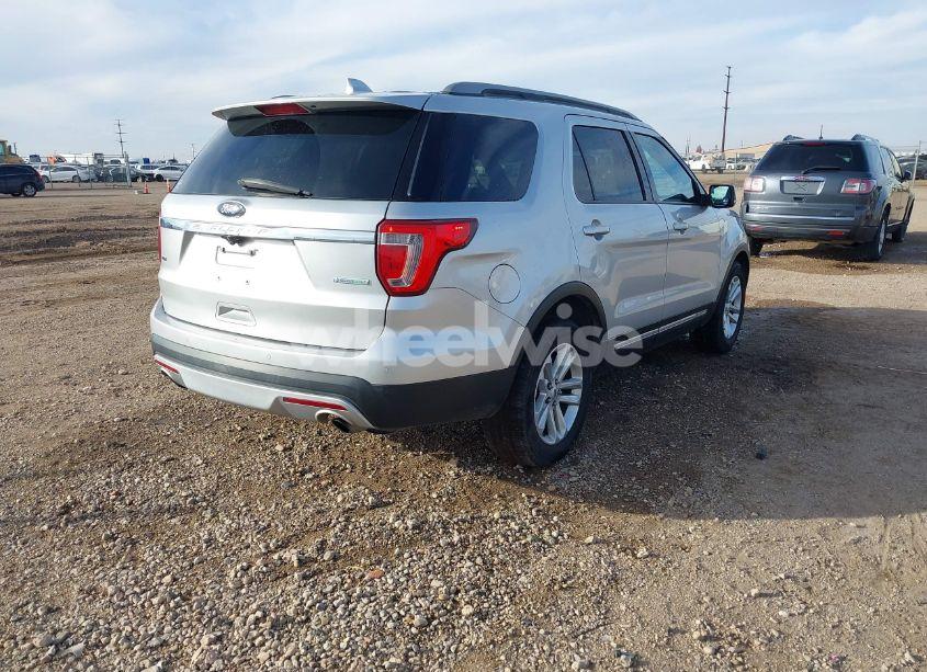 Photo 4 of 2017 Ford Explorer XLT (VIN 1FM5K7DH2HGA69134)