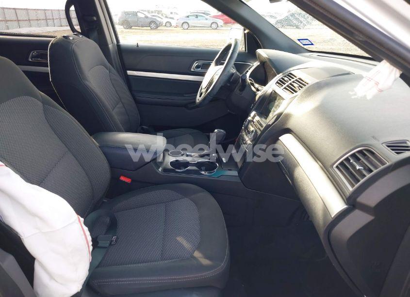 Photo 5 of 2017 Ford Explorer XLT (VIN 1FM5K7DH2HGA69134)