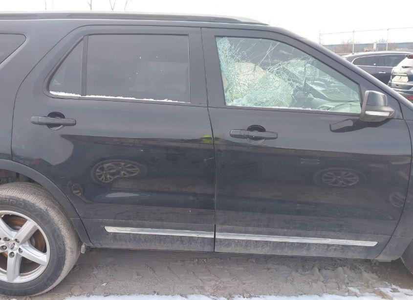 Photo 14 of 2018 Ford Explorer XLT (VIN 1FM5K7DH2JGA87722)