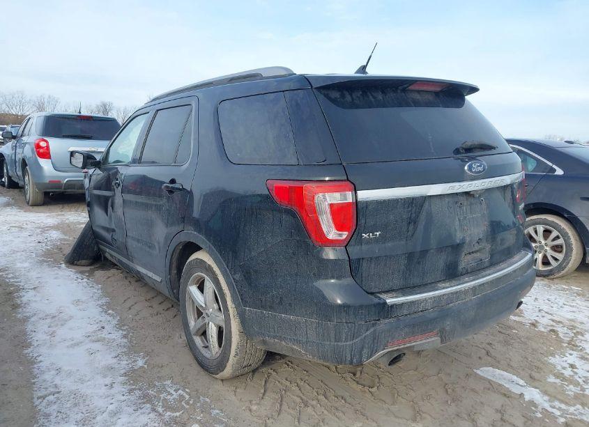 Photo 3 of 2018 Ford Explorer XLT (VIN 1FM5K7DH2JGA87722)