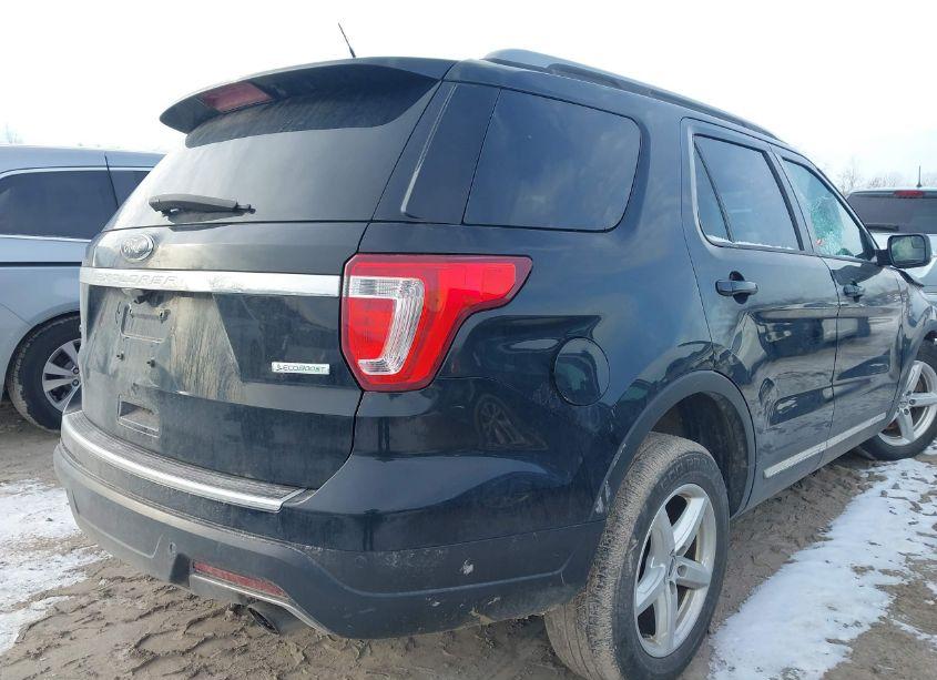 Photo 4 of 2018 Ford Explorer XLT (VIN 1FM5K7DH2JGA87722)
