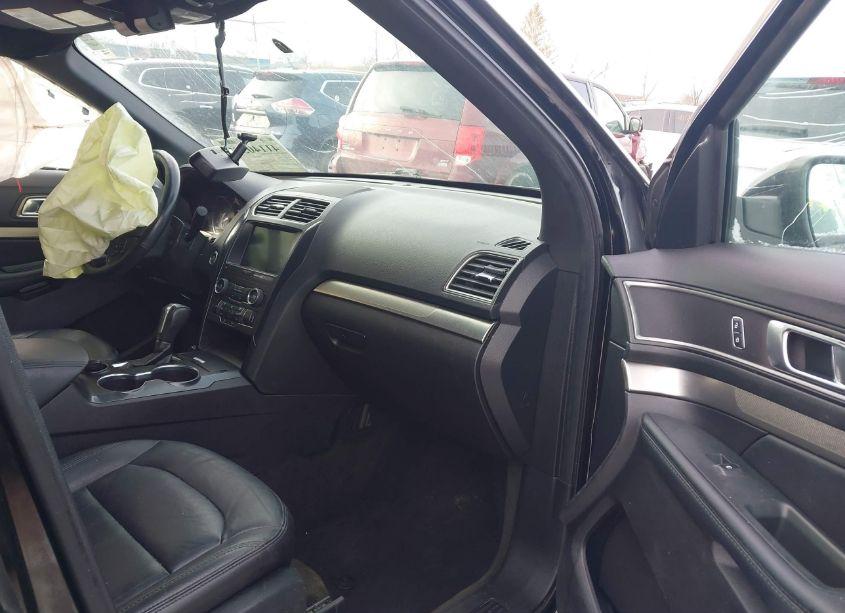 Photo 5 of 2018 Ford Explorer XLT (VIN 1FM5K7DH2JGA87722)