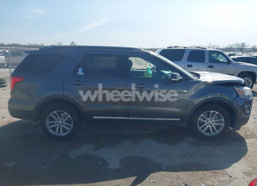 Photo 13 of 2017 Ford Explorer XLT (VIN 1FM5K7DH3HGD00123)