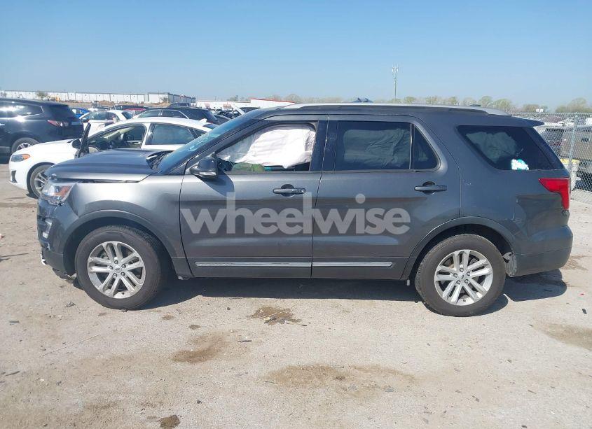 Photo 14 of 2017 Ford Explorer XLT (VIN 1FM5K7DH3HGD00123)