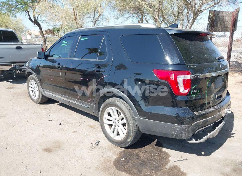 Photo 3 of 2016 Ford Explorer XLT (VIN 1FM5K7DH4GGB42518)