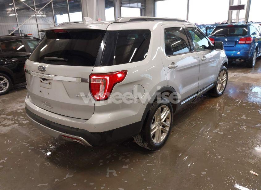 Photo 4 of 2017 Ford Explorer XLT (VIN 1FM5K7DH4HGD03404)