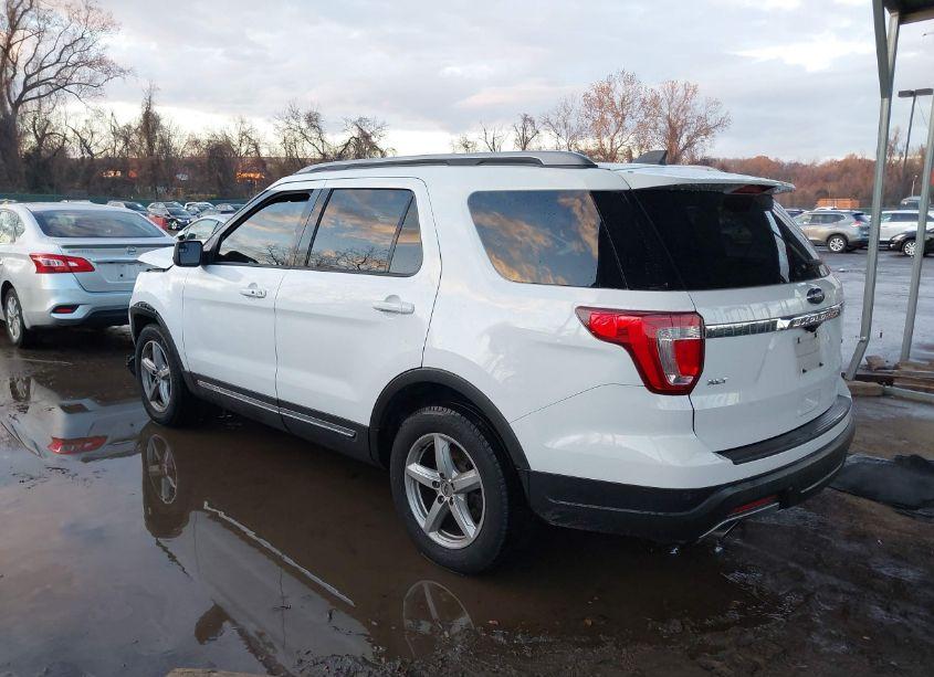 Photo 3 of 2019 Ford Explorer XLT (VIN 1FM5K7DH4KGB51955)