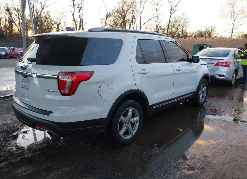 Photo 4 of 2019 Ford Explorer XLT (VIN 1FM5K7DH4KGB51955)
