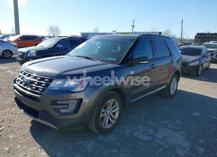Photo 2 of 2017 Ford Explorer XLT (VIN 1FM5K7DH5HGA83741)