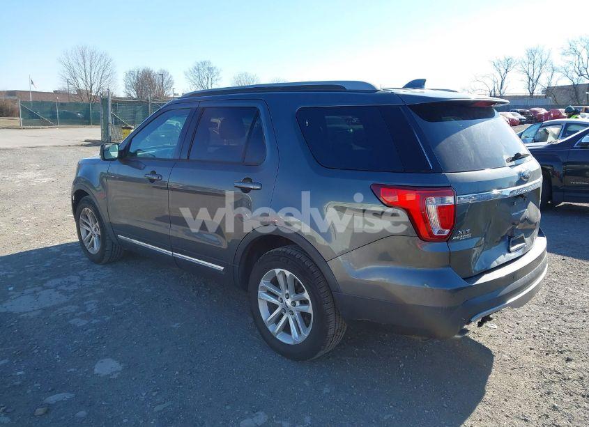 Photo 3 of 2017 Ford Explorer XLT (VIN 1FM5K7DH5HGA83741)