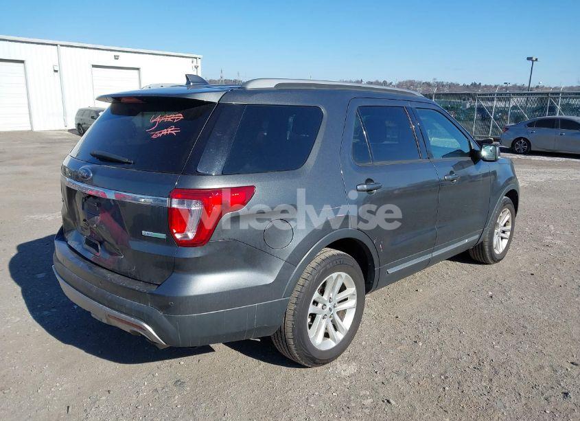 Photo 4 of 2017 Ford Explorer XLT (VIN 1FM5K7DH5HGA83741)