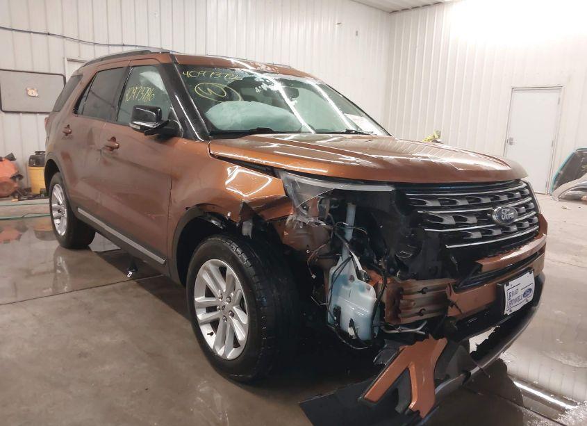 2017 Ford Explorer XLT (VIN 1FM5K7DH5HGB20528) main photo