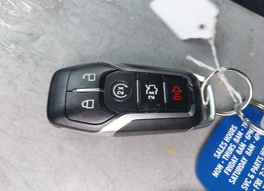 Photo 11 of 2017 Ford Explorer XLT (VIN 1FM5K7DH5HGB20528)