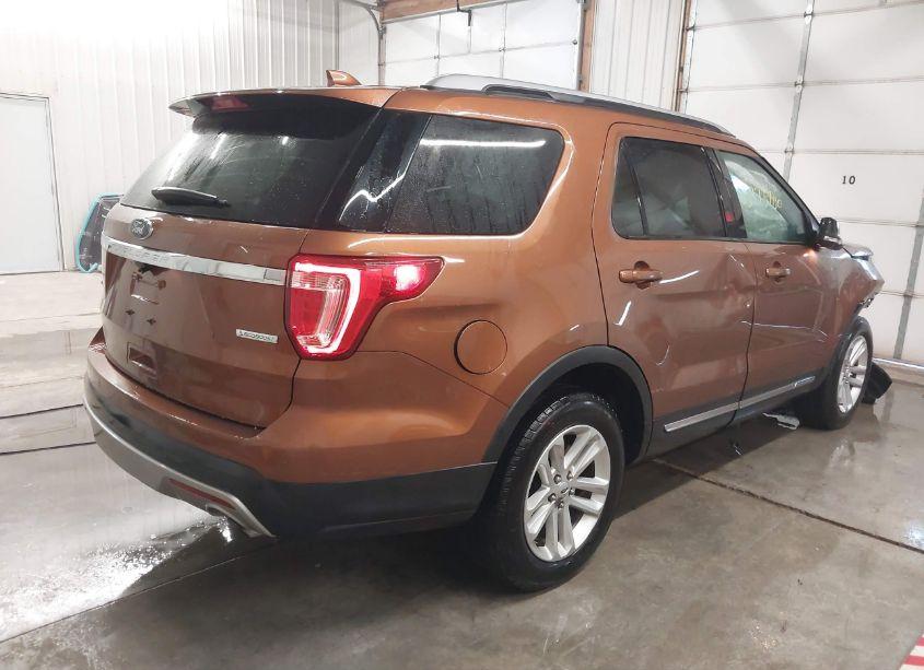 Photo 4 of 2017 Ford Explorer XLT (VIN 1FM5K7DH5HGB20528)