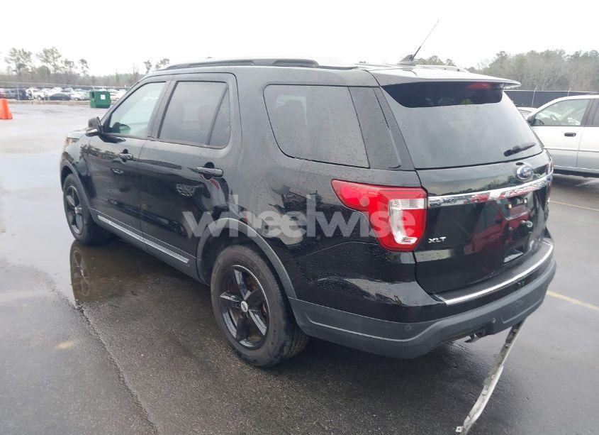Photo 3 of 2018 Ford Explorer XLT (VIN 1FM5K7DH5JGC51433)