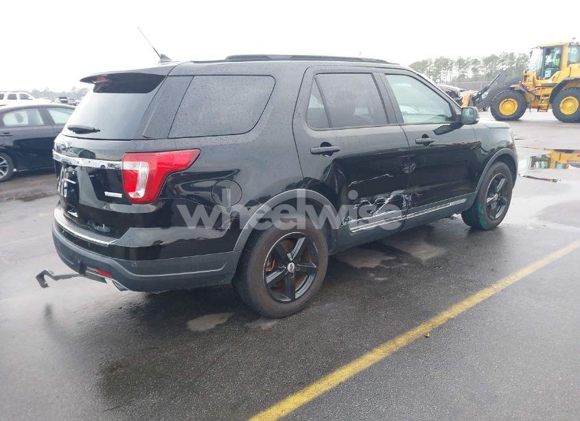 Photo 4 of 2018 Ford Explorer XLT (VIN 1FM5K7DH5JGC51433)