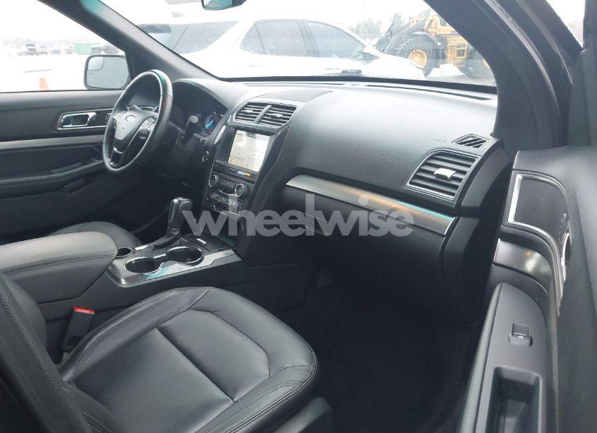 Photo 5 of 2018 Ford Explorer XLT (VIN 1FM5K7DH5JGC51433)