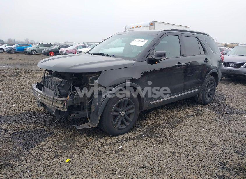 Photo 2 of 2017 Ford Explorer XLT (VIN 1FM5K7DH6HGB66451)