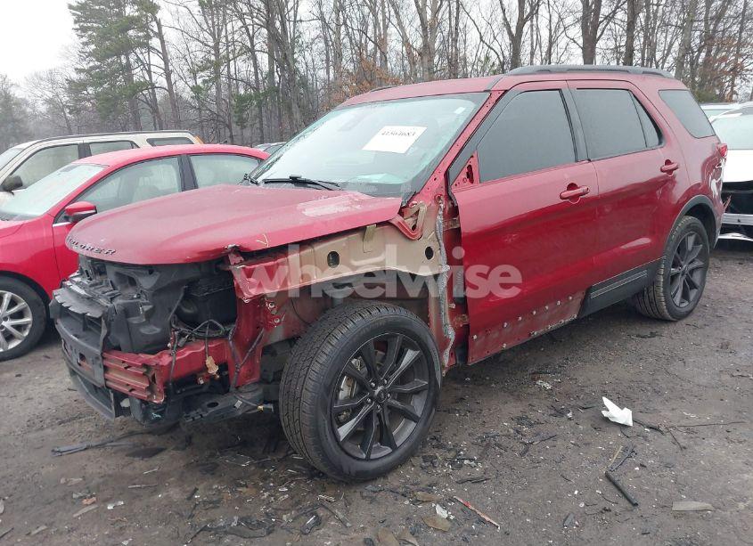 Photo 2 of 2019 Ford Explorer XLT (VIN 1FM5K7DH6KGA57902)