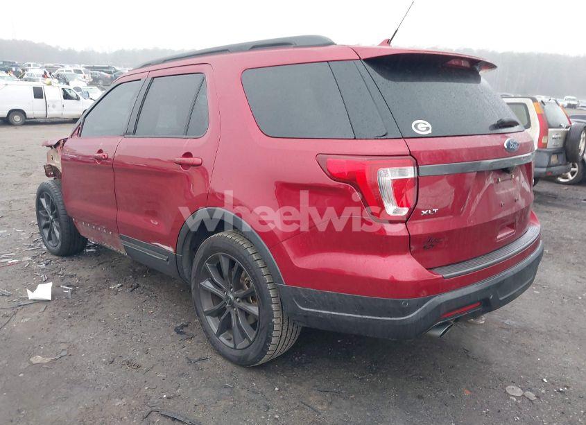 Photo 3 of 2019 Ford Explorer XLT (VIN 1FM5K7DH6KGA57902)