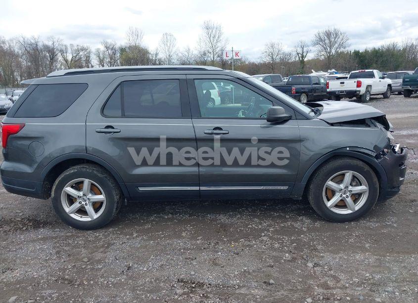 Photo 13 of 2019 Ford Explorer XLT (VIN 1FM5K7DH7KGA18445)